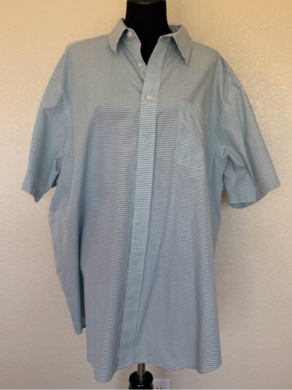 Short sleeve Checked Men's Button-Up Shirt